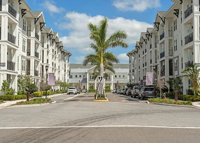 Sunny 2-Bed Oasis Pool And Gym In Apollo Beach